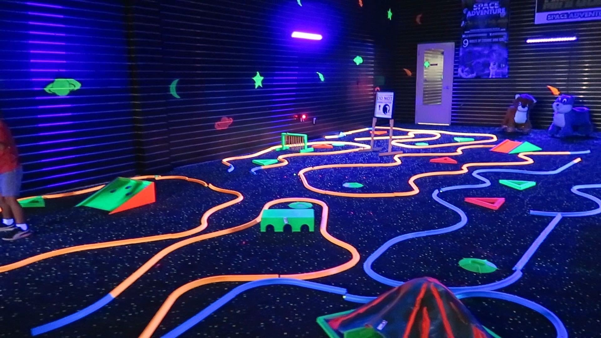 Cosmic Mini-Golf (The Boulevard Mall)