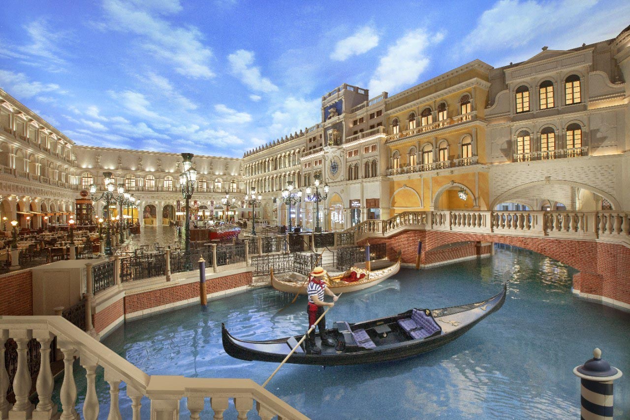 Go On A Gondola Ride At The Venetian