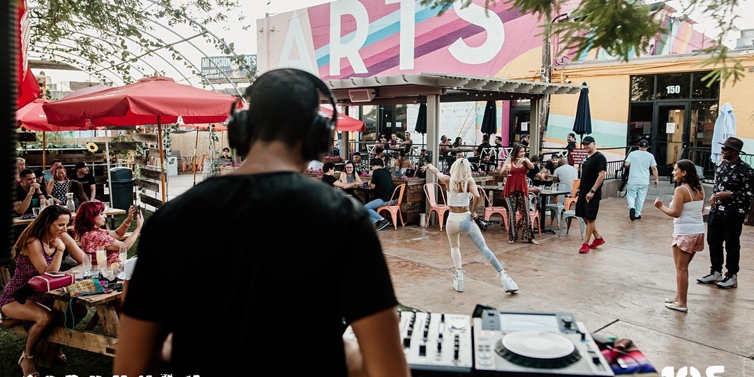 Booze it Up at a Party Brunch