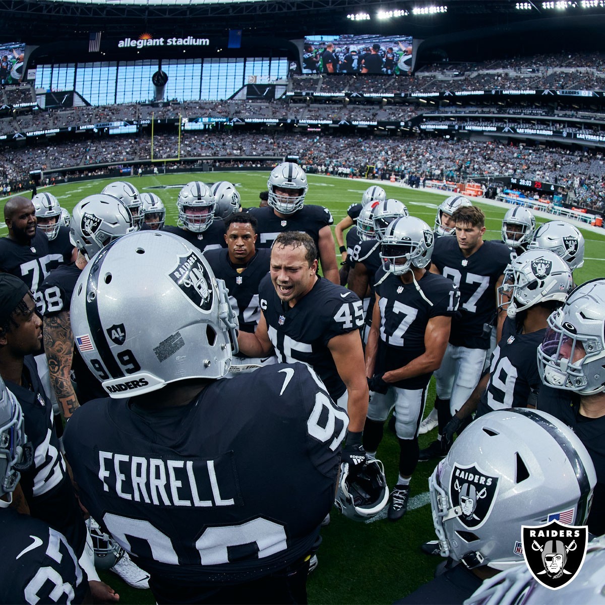 Con: Las Vegas Raiders players could be upset if Carr stays