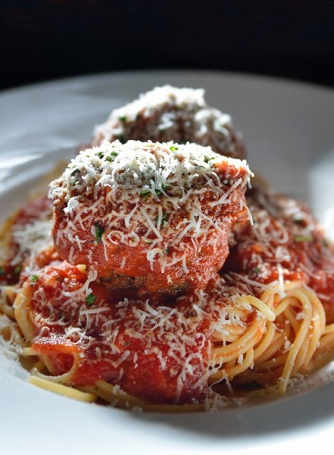 5 Delicious Restaurants Near the Fremont Street Experience